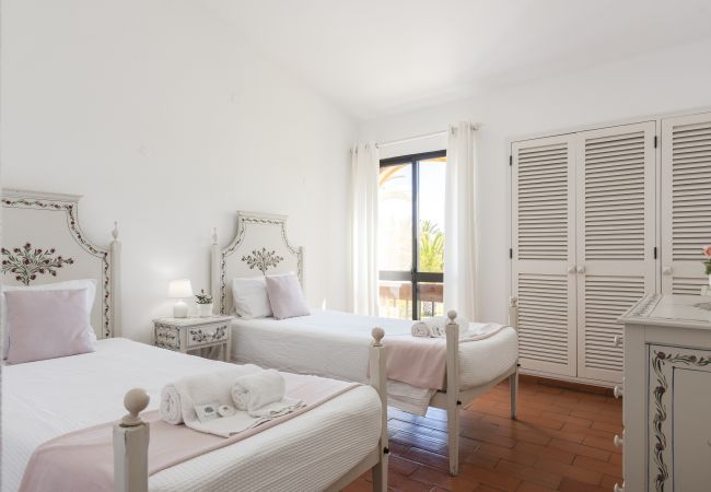 Villa em Vilamoura - Aldeia do Golfe - Private condominium by HD Villa em Vilamoura - Aldeia do Golfe - Private condominium by HD