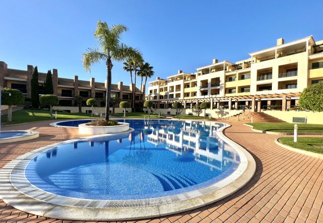 Apartamento em Vilamoura - Olivos del golf - Terrace with pool by HD