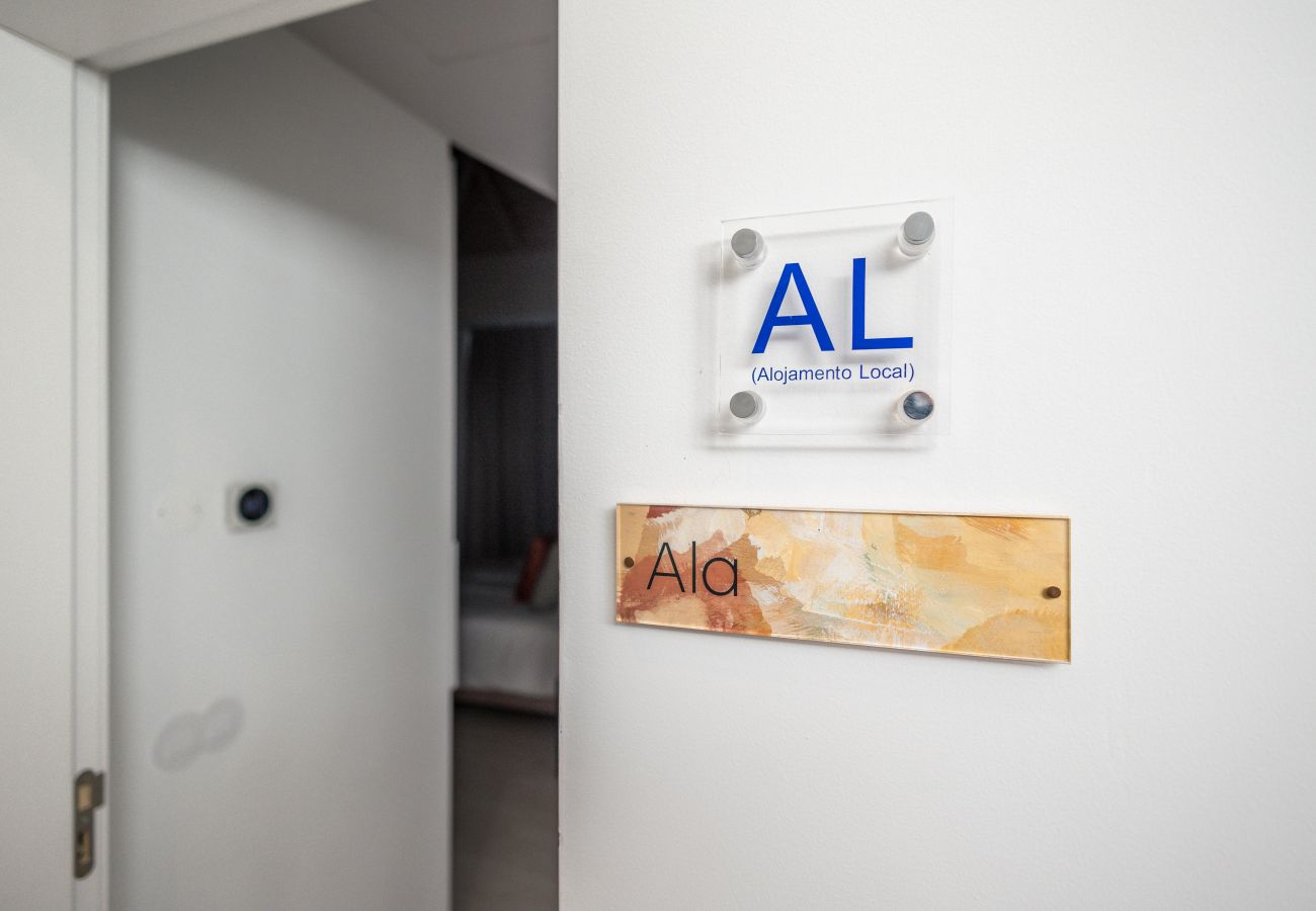 Quarto em Faro - LODO Suites Ala - Studio mezanino by HD