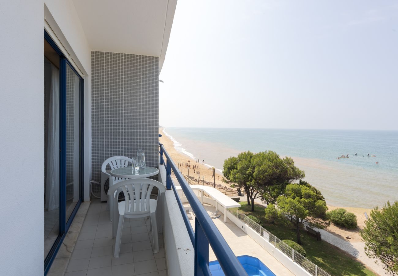 Apartamento em Quarteira - Oceanides - Sea front with pool by HD