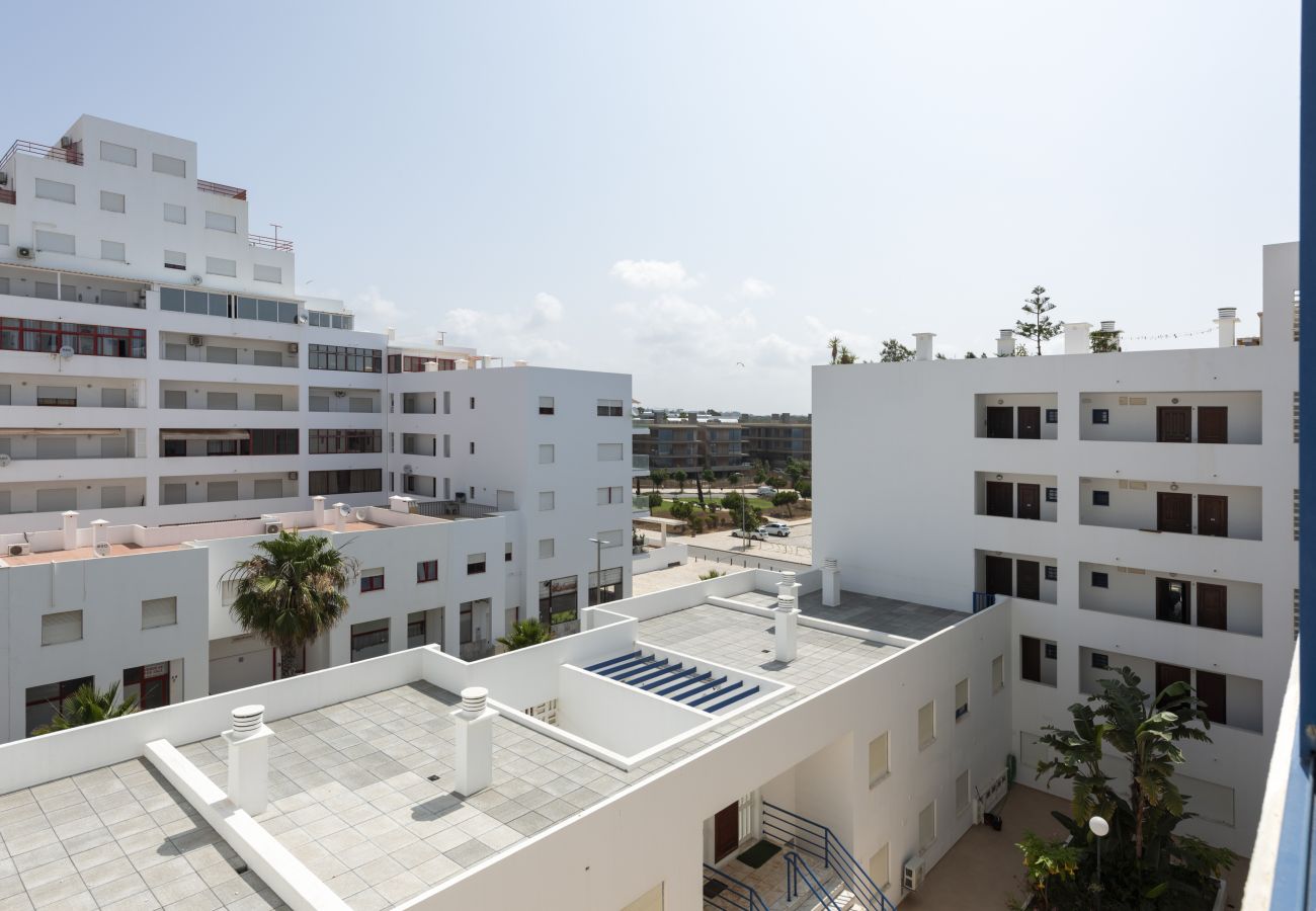 Apartamento em Quarteira - Oceanides - Sea front with pool by HD