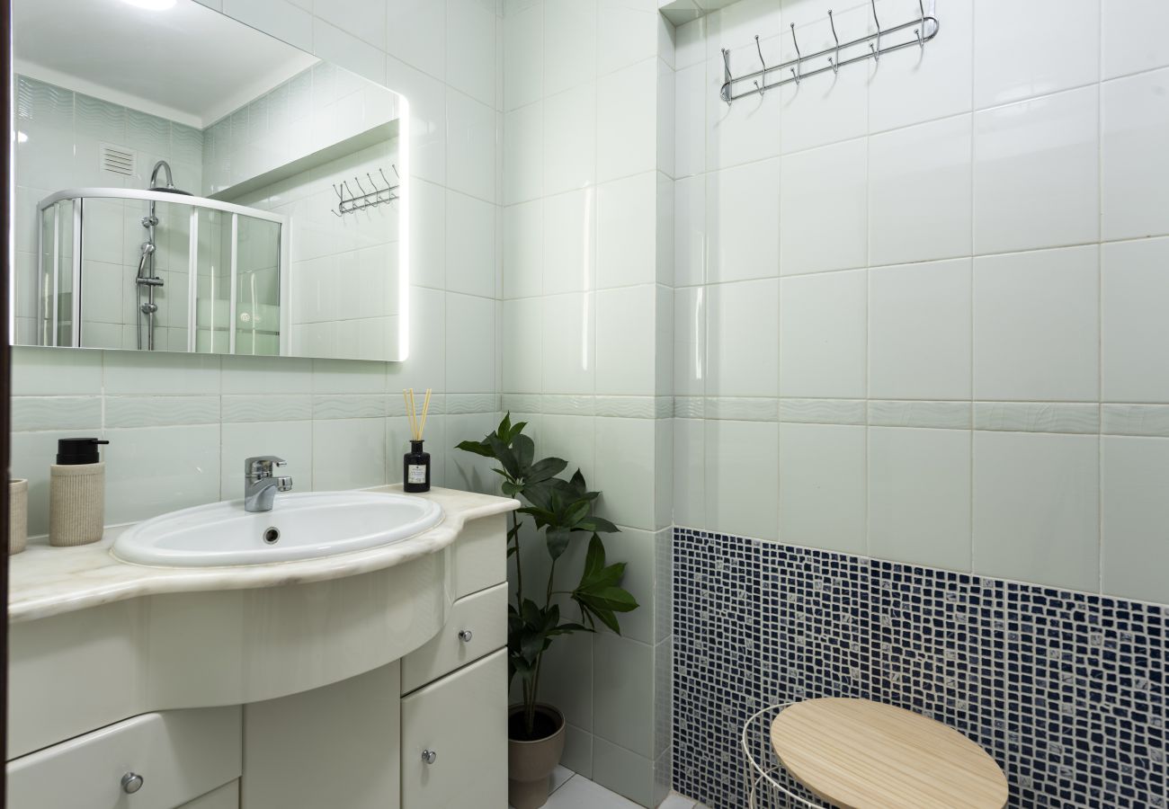 Apartamento em Quarteira - Oceanides - Sea front with pool by HD