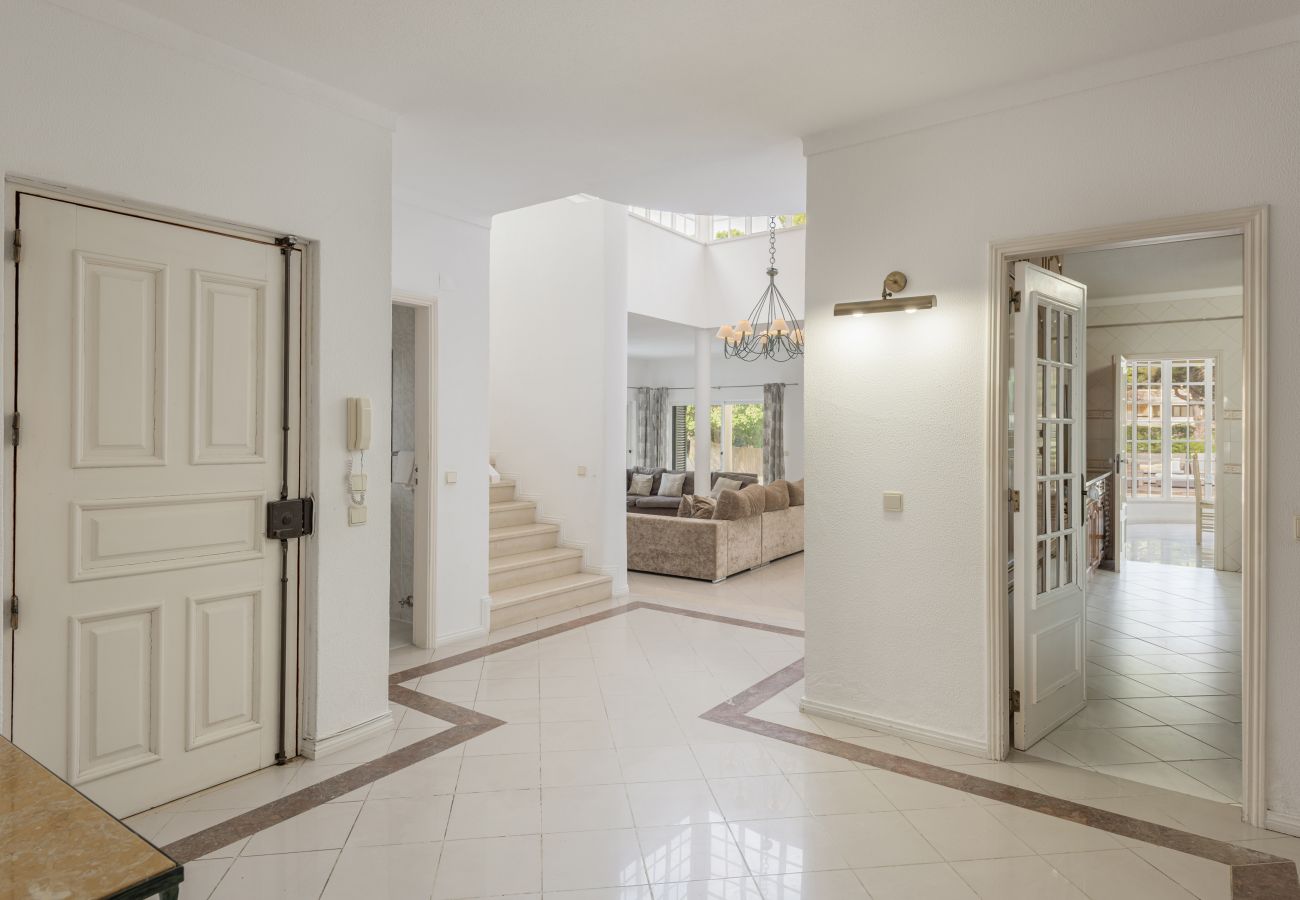 Villa em Vilamoura - Vila Popa - Golf Front with Games Room by HD"