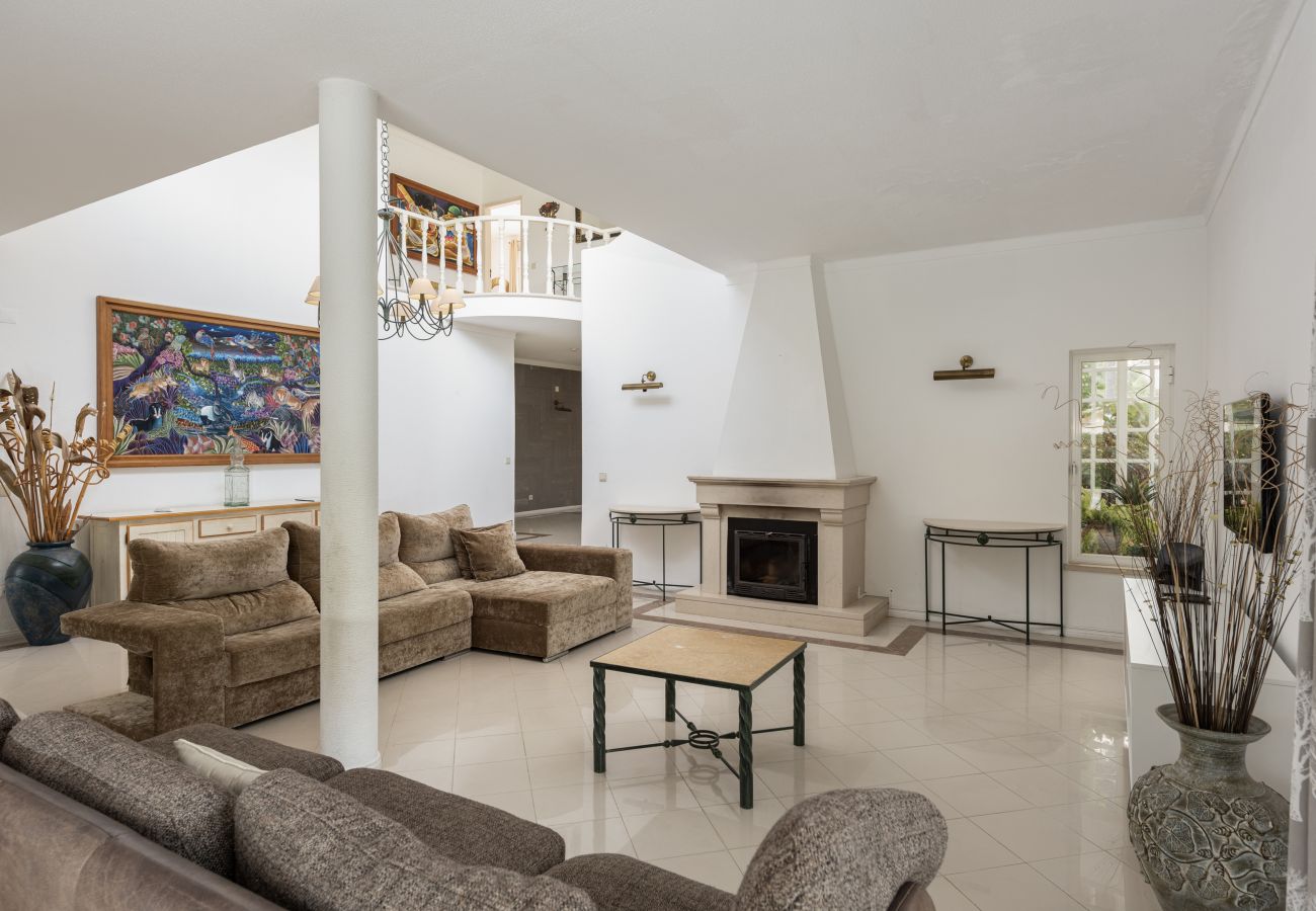 Villa em Vilamoura - Vila Popa - Golf Front with Games Room by HD"