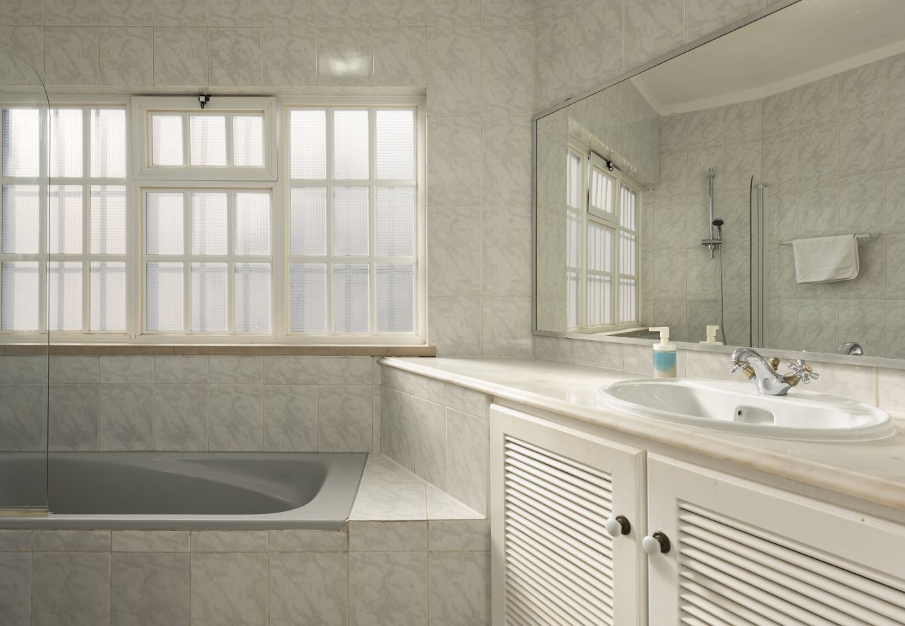 Villa em Vilamoura - Vila Popa - Golf Front with Games Room by HD"