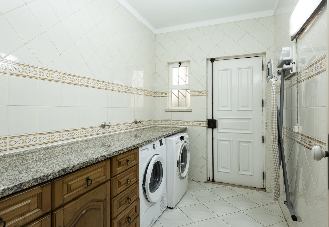 Villa em Vilamoura - Vila Popa - Golf Front with Games Room by HD"