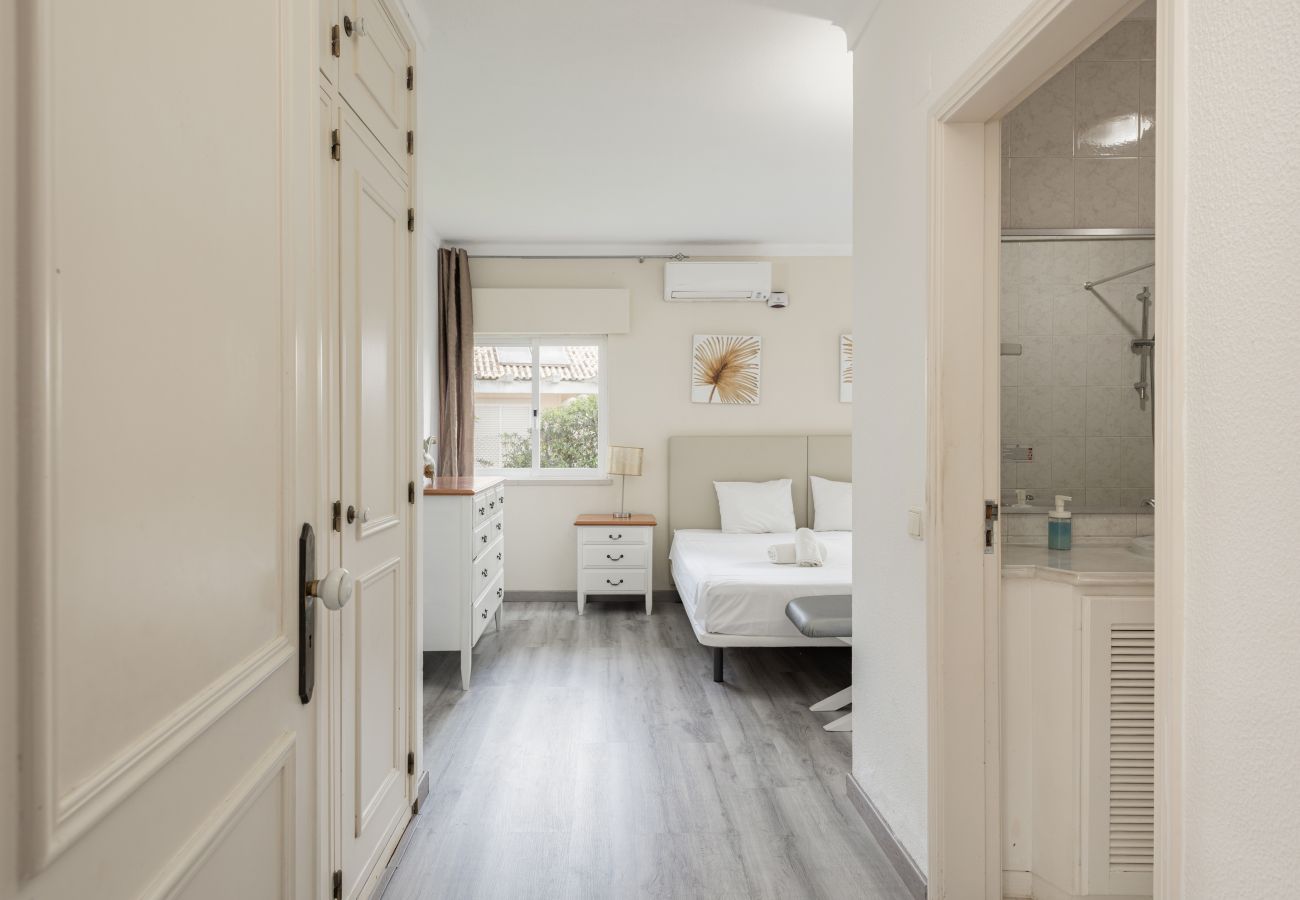 Villa em Vilamoura - Vila Popa - Golf Front with Games Room by HD"