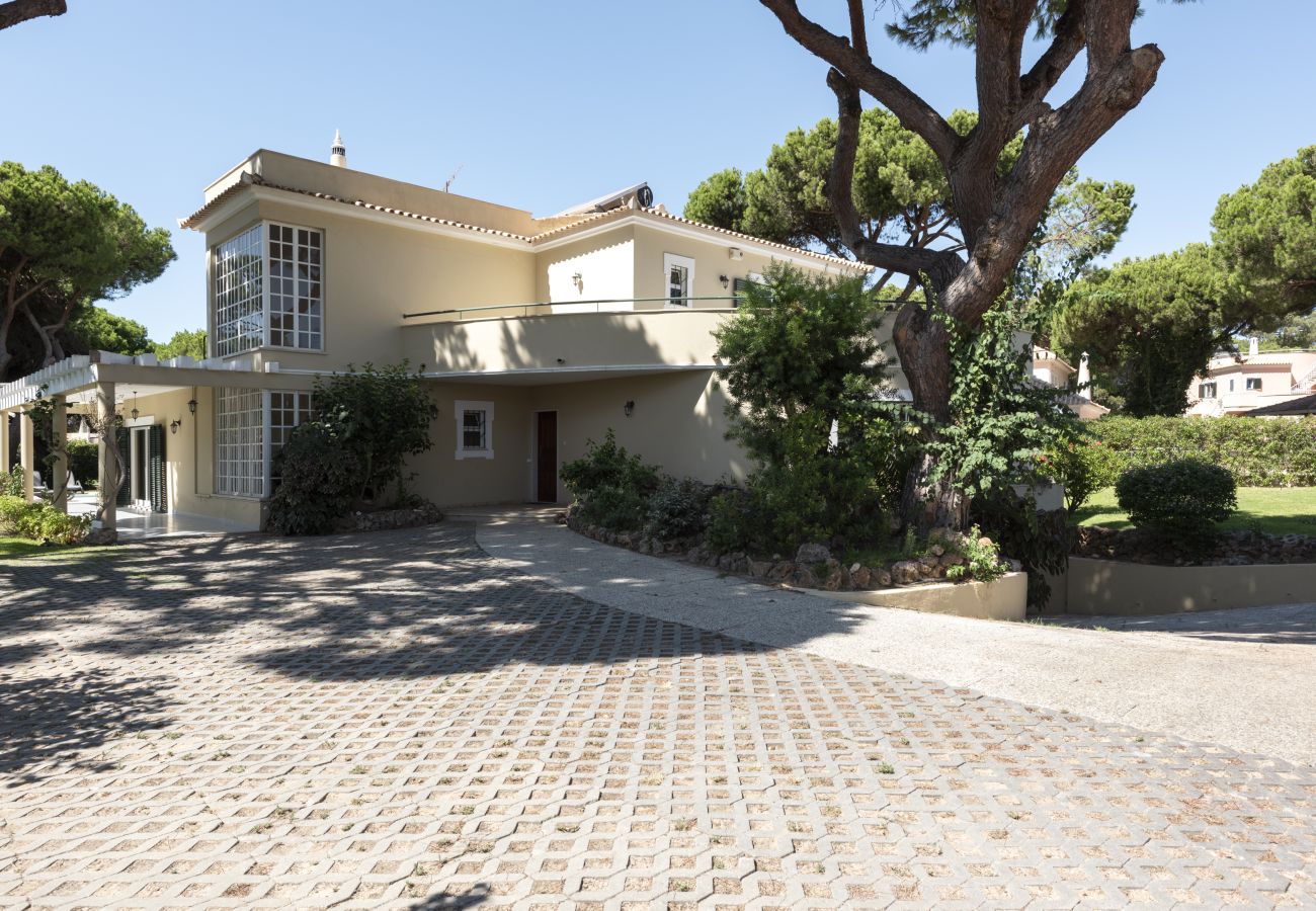 Villa em Vilamoura - Vila Popa - Golf Front with Games Room by HD"