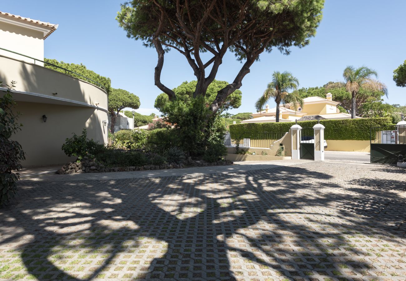 Villa em Vilamoura - Vila Popa - Golf Front with Games Room by HD"