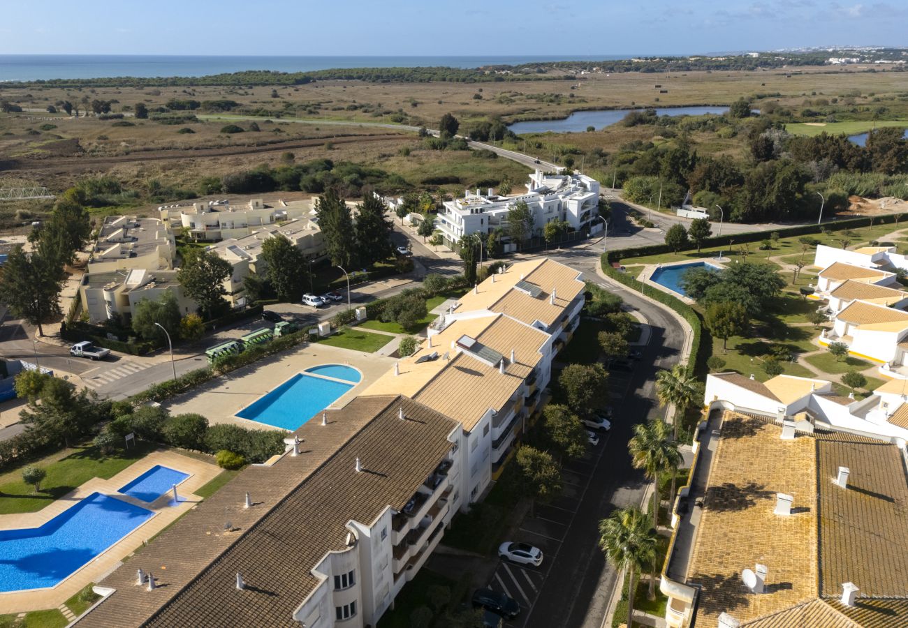 Apartamento em Vilamoura - Vilamoura fresh - Near the beach with pool by Hd