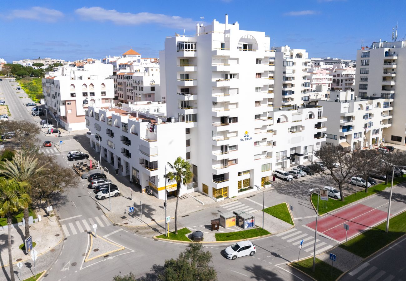 Apartamento em Quarteira - Sol de Quarteira modern apartment-by HDproperties