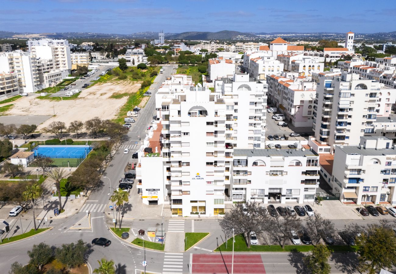 Apartamento em Quarteira - Sol de Quarteira modern apartment-by HDproperties