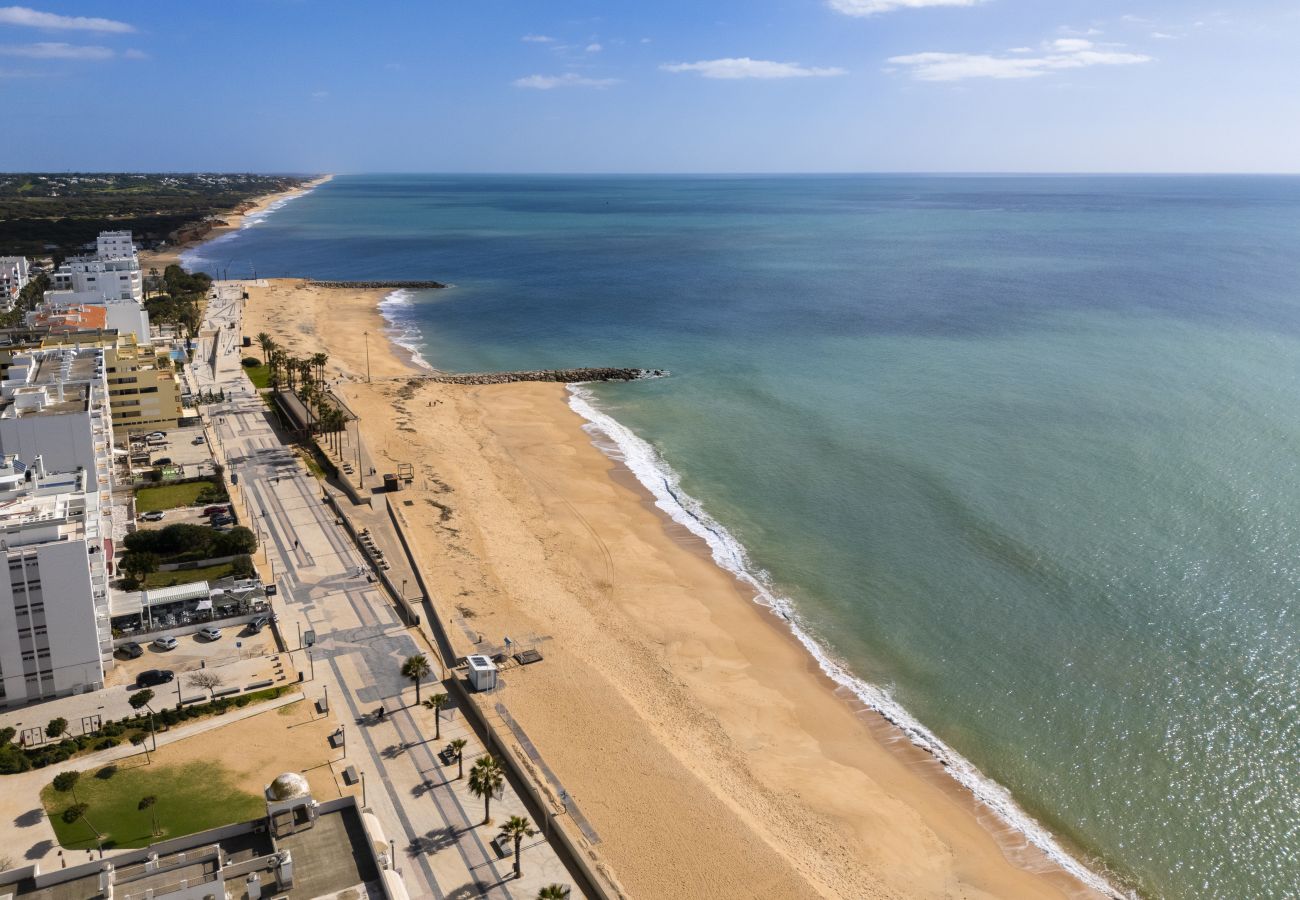 Apartamento em Quarteira - Sol de Quarteira modern apartment-by HDproperties