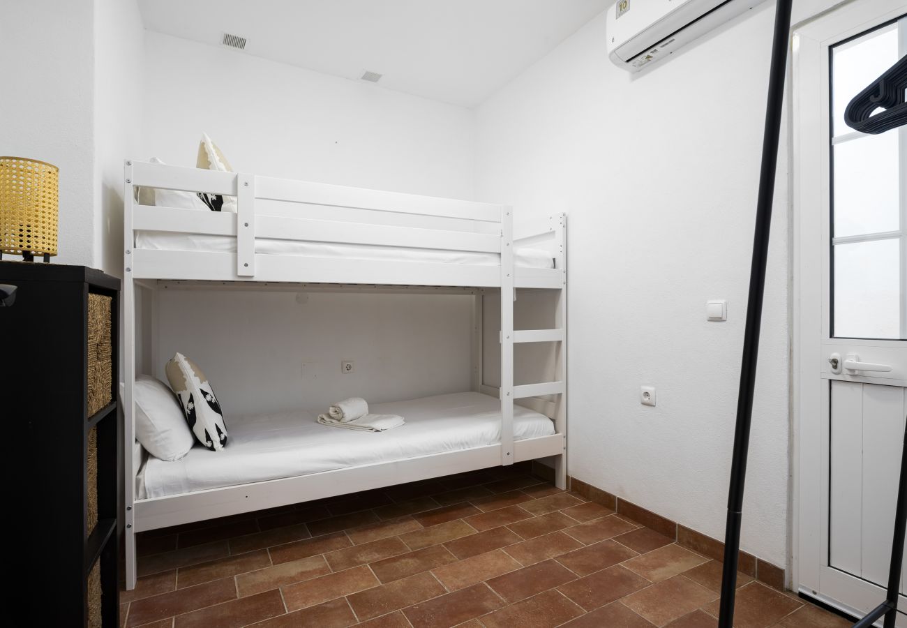 Casa em Faro - Trevo Laranja - Traditional House by HD