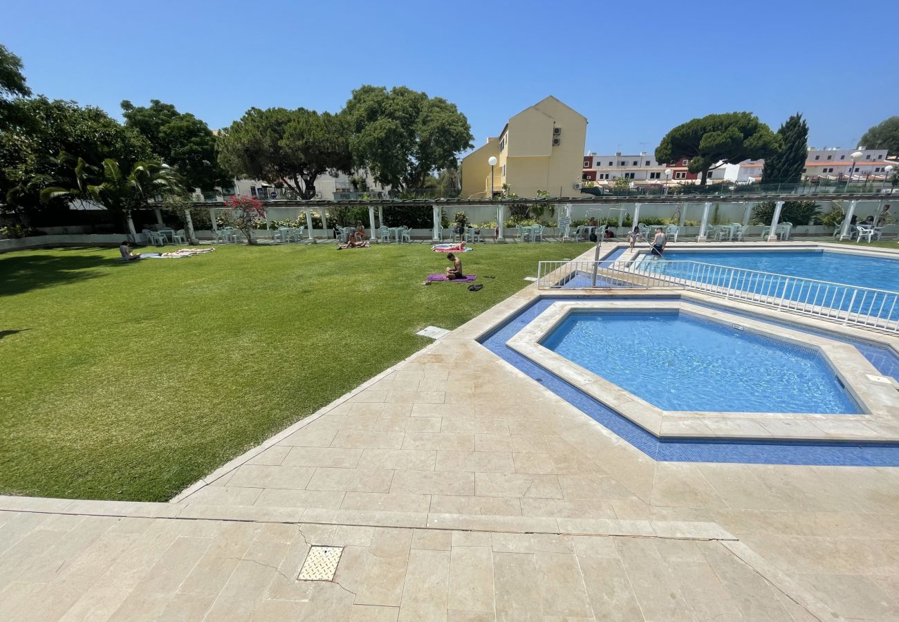 Apartamento em Vilamoura - Vilamoura Secret - City center with pool by HD