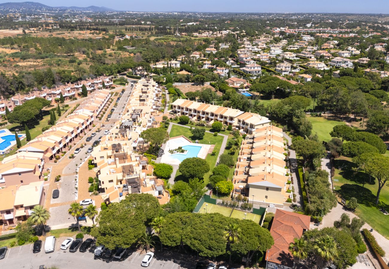 Villa em Quarteira - Vila padel with pool - by Hdproperties