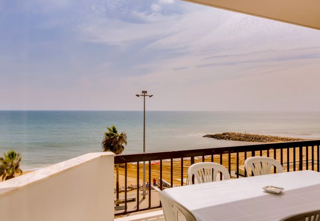  in Quarteira - Atlântico View - Beach front - Quarteira