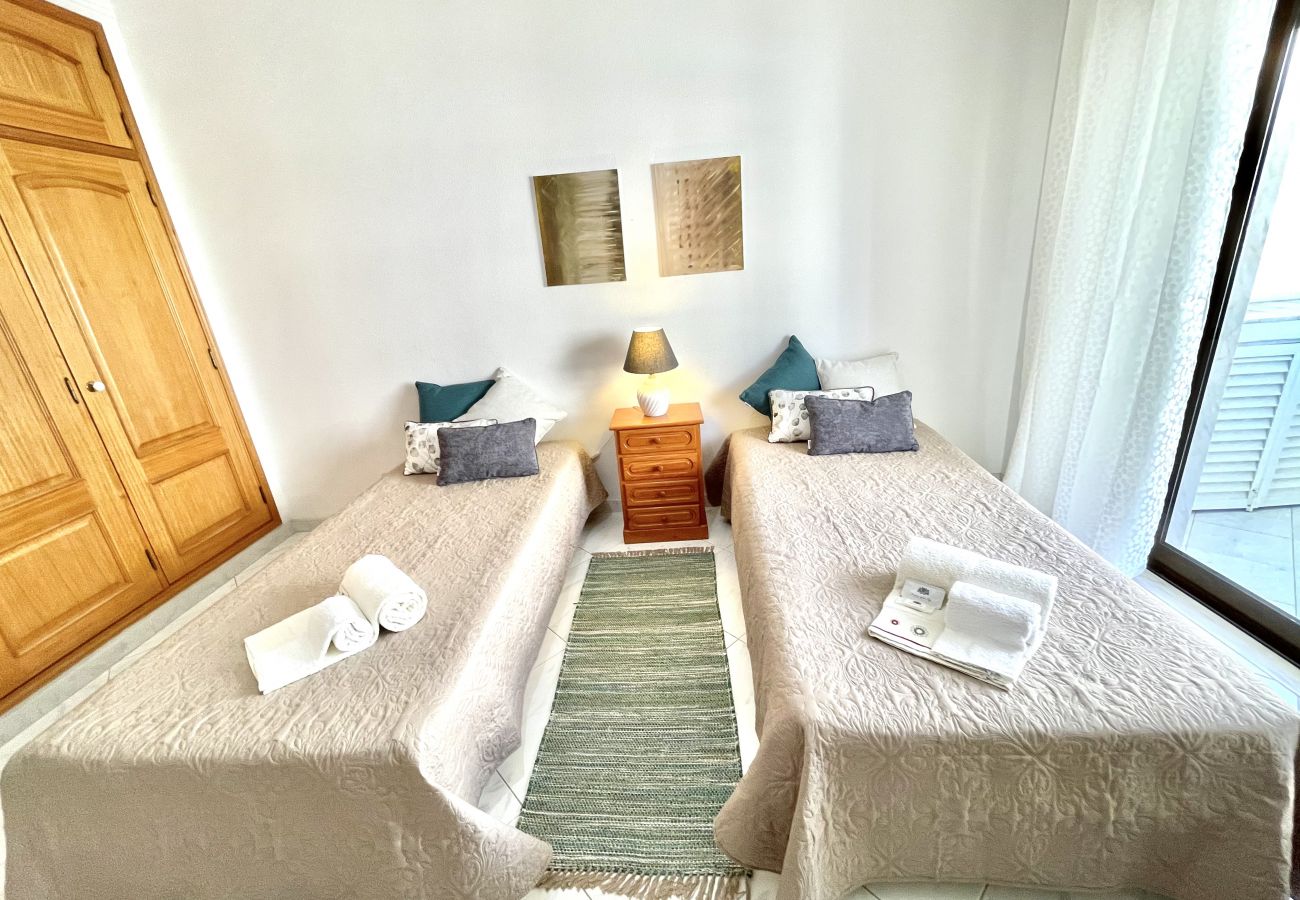 Apartment in Quarteira - Atlântico View - Beach front - Quarteira