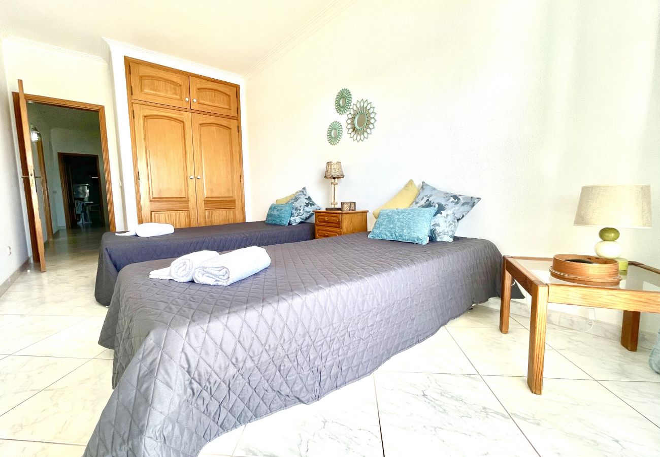 Apartment in Quarteira - Atlântico View - Beach front - Quarteira