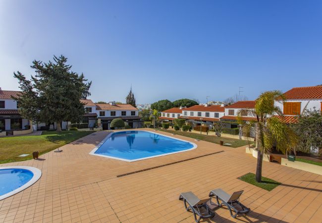 Apartment in Quarteira - Vilar do Jardim - Terrace and Pool - Vilamoura by Apartment in Quarteira - Vilar do Jardim - Terrace and Pool - Vilamoura by
