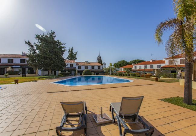 Apartment in Quarteira - Vilar do Jardim - Terrace and Pool - Vilamoura by Apartment in Quarteira - Vilar do Jardim - Terrace and Pool - Vilamoura by