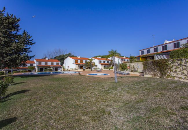 Apartment in Quarteira - Vilar do Jardim - Terrace and Pool - Vilamoura by Apartment in Quarteira - Vilar do Jardim - Terrace and Pool - Vilamoura by