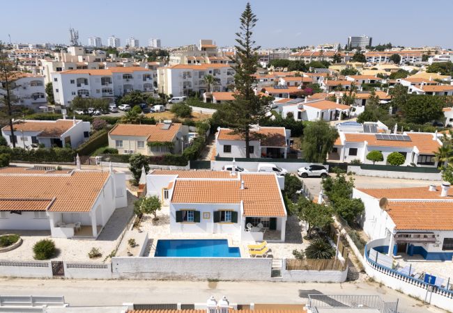Villa in Albufeira - Vila Coelho - City center with pool by HD Villa in Albufeira - Vila Coelho - City center with pool by HD
