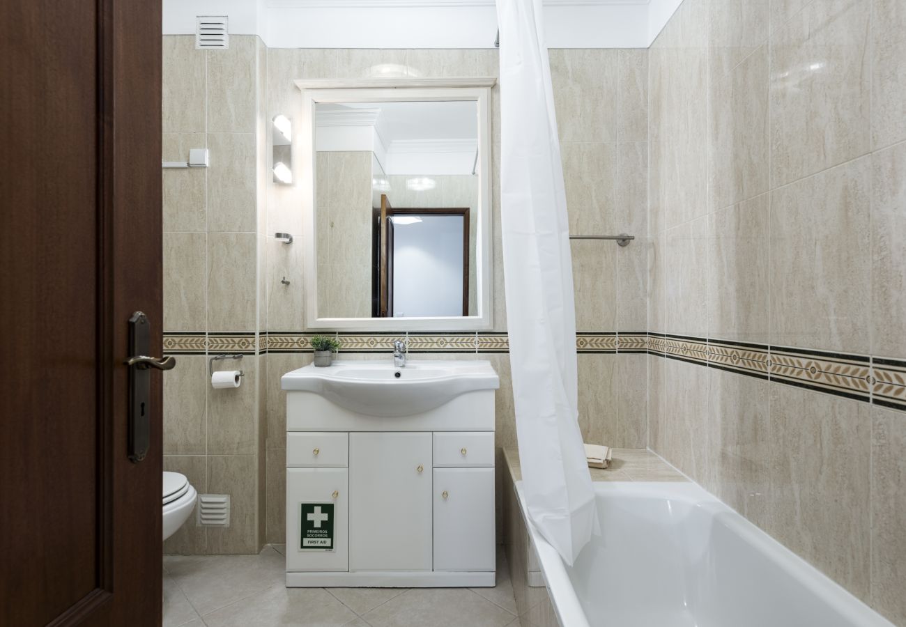 Apartment in Quarteira - Golfinho - Sea view with pool by HD