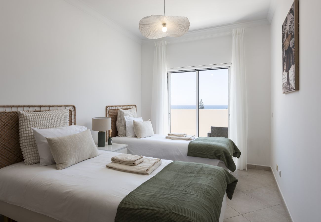 Apartment in Quarteira - Golfinho - Sea view with pool by HD