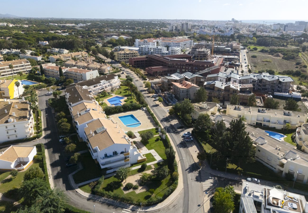 Apartment in Vilamoura - Vilamoura fresh - Near the beach with pool by Hd