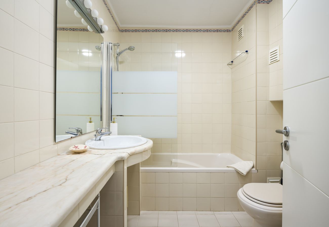 Apartment in Vilamoura - Vilamoura Secret - City center with pool by HD