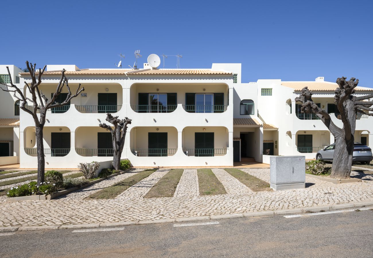 Apartment in Quarteira - Casa das Mélias - 2 br apartment whit pool by HD