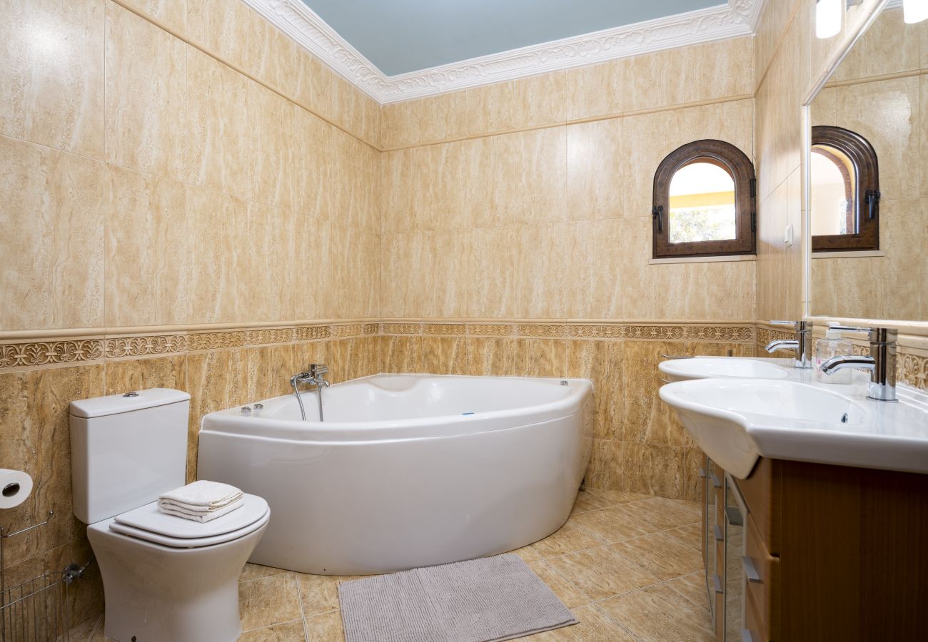 Cottage in Faro - Casa da Montanha - Peaceful Villa by HD