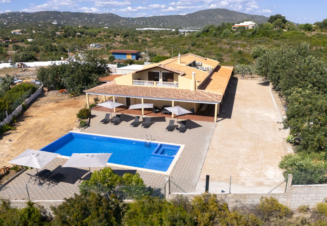 Cottage in Faro - Casa da Montanha - Peaceful Villa by HD
