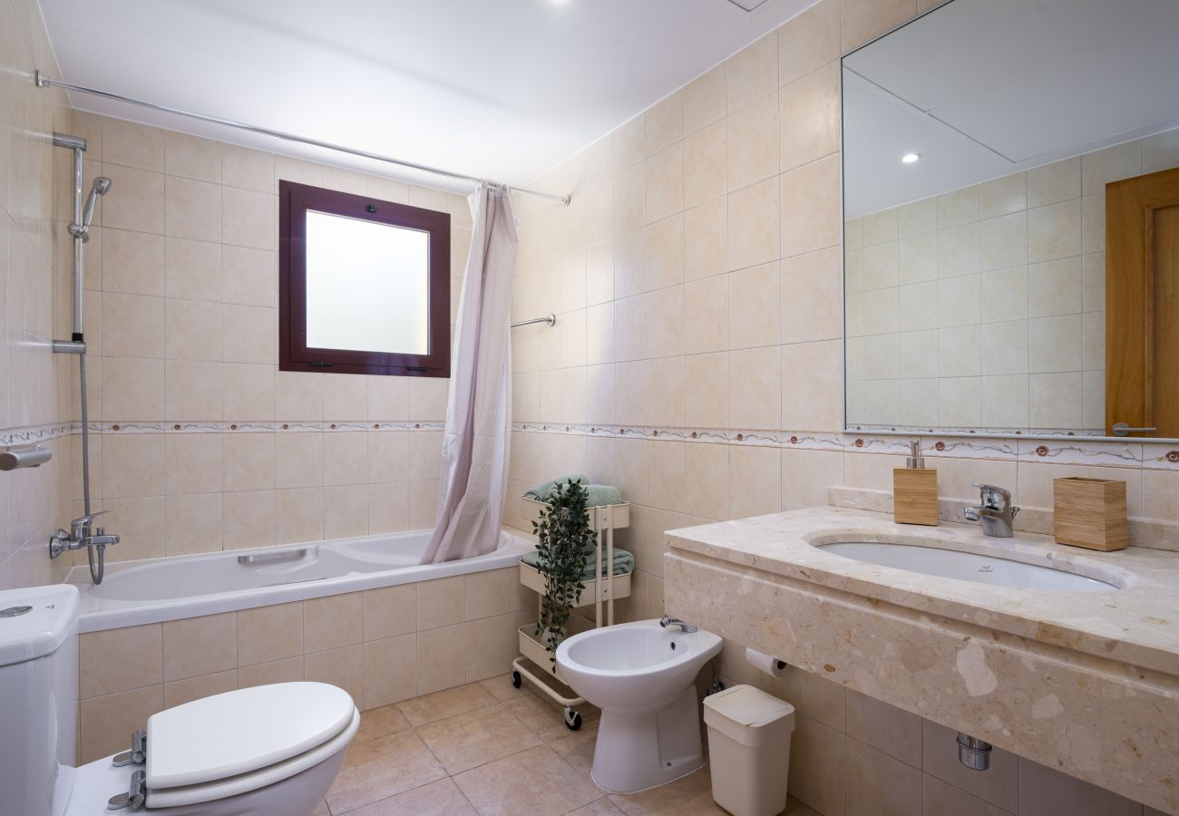 Villa in Quarteira - Vila padel with pool - by Hdproperties