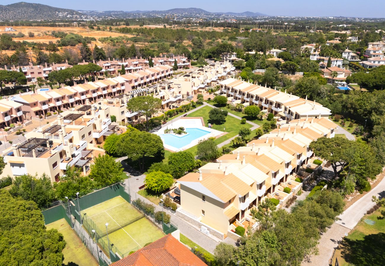 Villa in Quarteira - Vila padel with pool - by Hdproperties