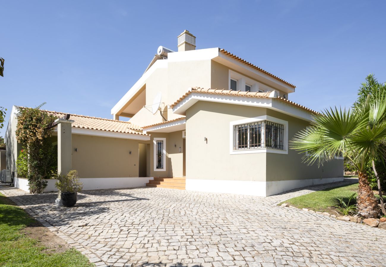 Villa in Quarteira - Vila Gabriel private vila -by hdproperties
